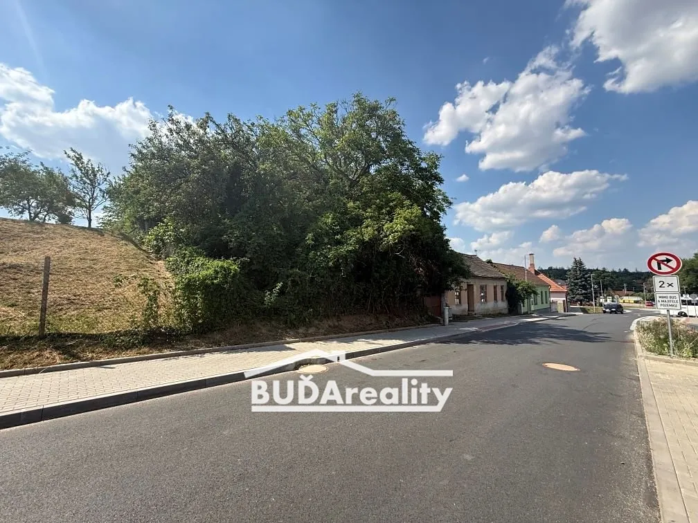 Prodej stavebního pozemku 697 m²